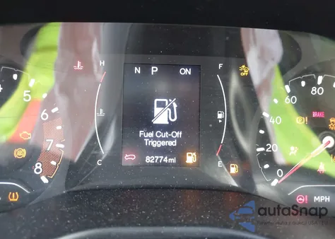 2022 Jeep Compass Latitude Fwd z USA, uszkodzony, nr VIN 3C4NJCBB5NT139909